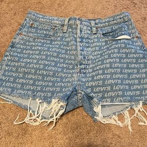 Levi’s print high waisted shorts